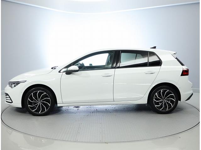 ゴルフ ＴＤＩアクティブアドバンス　認定中古車　Ｃｅｒｔｉｆｉｅｄ　Ｐｒｅ－ｏｗｎｅｄ　禁煙車　ワンオーナー　２．０ＴＤＩ　７速ＤＳＧ　デジタルメータークラスター　純正インフォテイメントシステム　３ゾーンクリマトロニック　ＡＣＣ（9枚目）