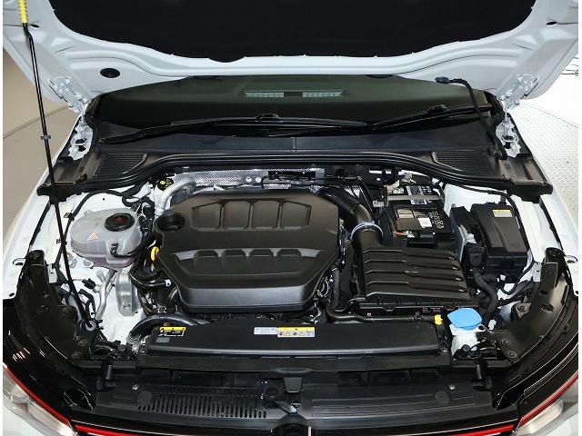ゴルフＧＴＩ ベースグレード　Ｃｅｒｔｉｆｉｅｄ　Ｐｒｅ－ｏｗｎｅｄ　禁煙車　ワンオーナー　２．０ＴＦＳＩ　７速ＤＳＧ　ＧＴＩ専用装備　純正インフォテイメントシステム　ダイナミックシャシーコントロール　デジタルメータークラスター（6枚目）