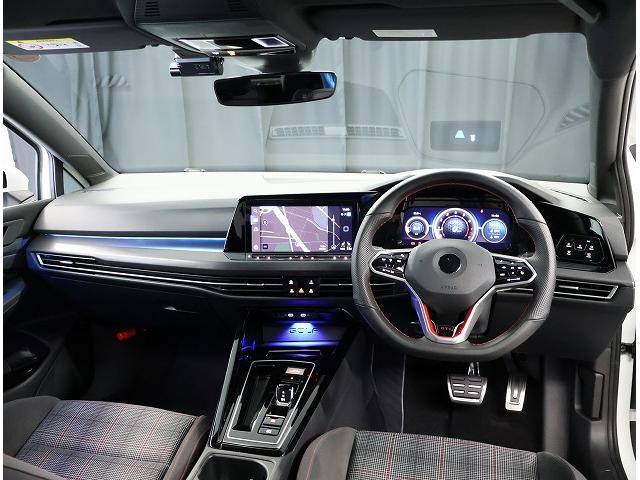 ゴルフＧＴＩ ベースグレード　Ｃｅｒｔｉｆｉｅｄ　Ｐｒｅ－ｏｗｎｅｄ　禁煙車　ワンオーナー　２．０ＴＦＳＩ　７速ＤＳＧ　ＧＴＩ専用装備　純正インフォテイメントシステム　ダイナミックシャシーコントロール　デジタルメータークラスター（13枚目）