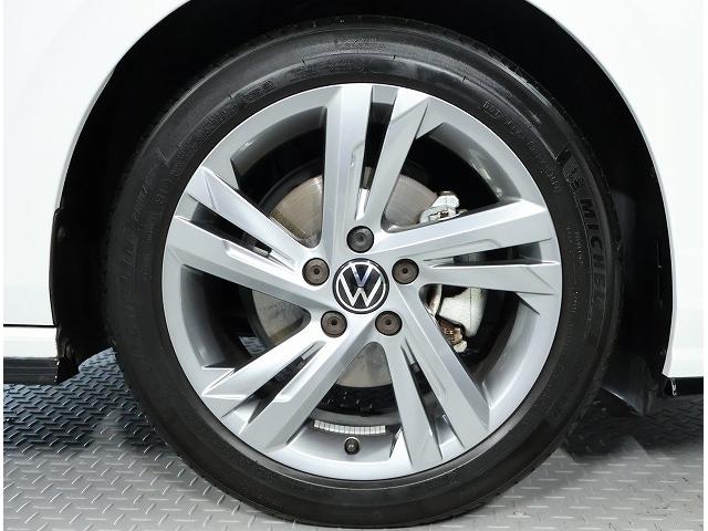 ゴルフヴァリアント ｅＴＳＩ　Ｒライン　プラチナムエディション　Ｃｅｒｔｉｆｉｅｄ　Ｐｒｅ－ｏｗｎｅｄ　禁煙車　ワンオーナー　１．５ｅＴＳＩ　４８Ｖマイルドハイブリッドシステム搭載　７速ＤＳＧ　純正インフォテイメントシステム　運転支援システム　バックカメラ（7枚目）