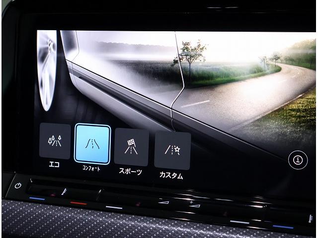 ゴルフヴァリアント ｅＴＳＩ　Ｒライン　プラチナムエディション　Ｃｅｒｔｉｆｉｅｄ　Ｐｒｅ－ｏｗｎｅｄ　禁煙車　ワンオーナー　１．５ｅＴＳＩ　４８Ｖマイルドハイブリッドシステム搭載　７速ＤＳＧ　純正インフォテイメントシステム　運転支援システム　バックカメラ（17枚目）