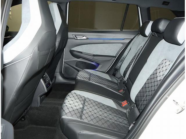 ゴルフヴァリアント ｅＴＳＩ　Ｒライン　プラチナムエディション　Ｃｅｒｔｉｆｉｅｄ　Ｐｒｅ－ｏｗｎｅｄ　禁煙車　ワンオーナー　１．５ｅＴＳＩ　４８Ｖマイルドハイブリッドシステム搭載　７速ＤＳＧ　純正インフォテイメントシステム　運転支援システム　バックカメラ（22枚目）