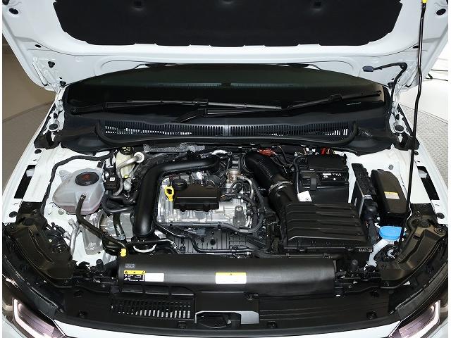 ポロ TSIアクティブ Certified Pre-owned 禁煙車 ワンオーナー 1.0TSI 7速DSG 運転支援システム純正インフォテイメントシステム デジタルメーター LEDヘッドライト バックカメラ(6枚目)