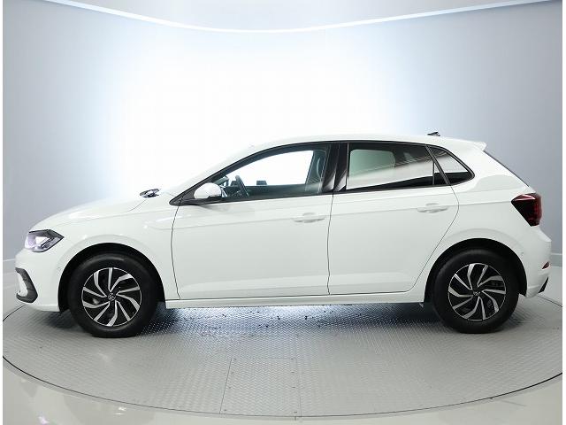 ポロ TSIアクティブ Certified Pre-owned 禁煙車 ワンオーナー 1.0TSI 7速DSG 運転支援システム純正インフォテイメントシステム デジタルメーター LEDヘッドライト バックカメラ(11枚目)