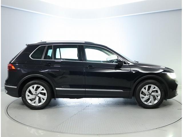 ティグアン TSI エレガンス Certified Pre-owned 禁煙車 ワンオーナー 1.5TSI 7速DSG 運転支援システム 純正インフォテイメントシステム デジタルメーター パワーバックドア 3ゾーンフルオートエアコン(10枚目)
