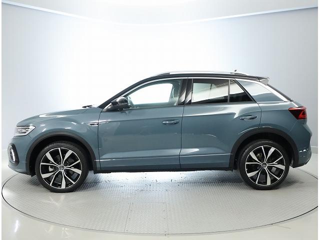 Ｔ－ロック ＴＤＩ　Ｒライン　Ｃｅｒｔｉｆｉｅｄ　Ｐｒｅ－ｏｗｎｅｄ　禁煙車　ワンオーナー　デモカー　２．０ＴＤＩ　７速ＤＳＧ　運転支援システム　デジタルメーター　純正インフォテイメントシステム　パワーテールゲート　ＥＴＣ２．０（9枚目）