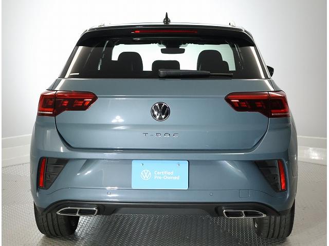 Ｔ－ロック ＴＤＩ　Ｒライン　Ｃｅｒｔｉｆｉｅｄ　Ｐｒｅ－ｏｗｎｅｄ　禁煙車　ワンオーナー　デモカー　２．０ＴＤＩ　７速ＤＳＧ　運転支援システム　デジタルメーター　純正インフォテイメントシステム　パワーテールゲート　ＥＴＣ２．０（12枚目）