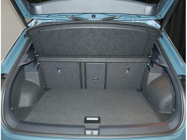 Ｔ－ロック ＴＤＩ　Ｒライン　Ｃｅｒｔｉｆｉｅｄ　Ｐｒｅ－ｏｗｎｅｄ　禁煙車　ワンオーナー　デモカー　２．０ＴＤＩ　７速ＤＳＧ　運転支援システム　デジタルメーター　純正インフォテイメントシステム　パワーテールゲート　ＥＴＣ２．０（23枚目）