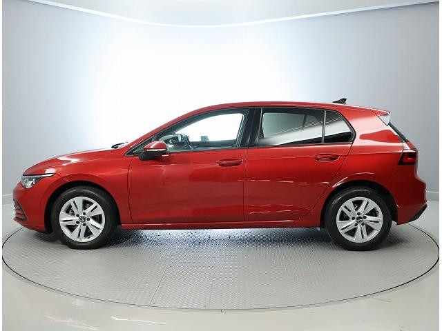 ゴルフ ｅＴＳＩアクティブ　Ｃｅｒｔｉｆｉｅｄ　Ｐｒｅ－ｏｗｎｅｄ　禁煙車　ワンオーナー　１．０ｅＴＳＩ　７速ＤＳＧ　ＬＥＤマトリクスヘッドライト　運転支援システム　純正インフォテイメントシステム　ダイナミックターンインジケータ（9枚目）