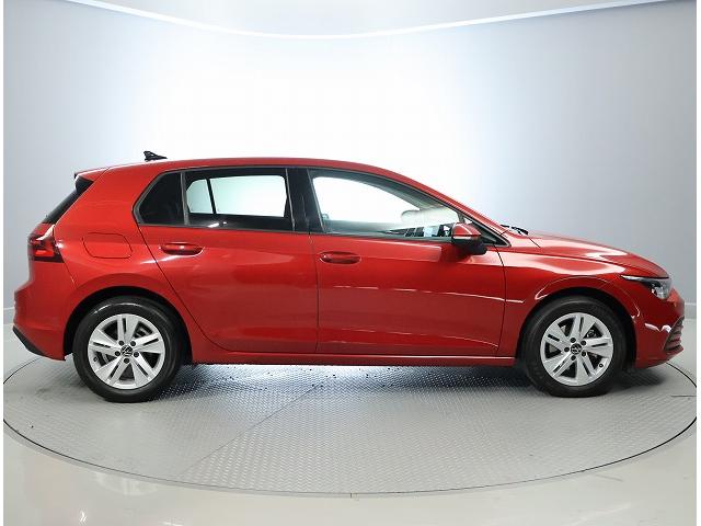 ゴルフ ｅＴＳＩアクティブ　Ｃｅｒｔｉｆｉｅｄ　Ｐｒｅ－ｏｗｎｅｄ　禁煙車　ワンオーナー　１．０ｅＴＳＩ　７速ＤＳＧ　ＬＥＤマトリクスヘッドライト　運転支援システム　純正インフォテイメントシステム　ダイナミックターンインジケータ（10枚目）