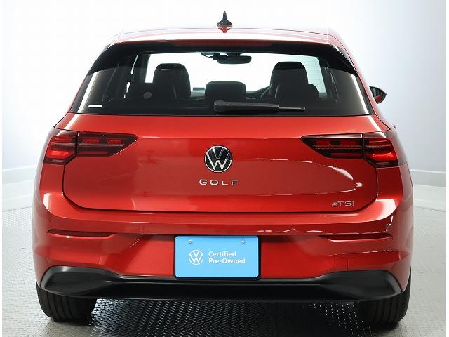 ゴルフ ｅＴＳＩアクティブ　Ｃｅｒｔｉｆｉｅｄ　Ｐｒｅ－ｏｗｎｅｄ　禁煙車　ワンオーナー　１．０ｅＴＳＩ　７速ＤＳＧ　ＬＥＤマトリクスヘッドライト　運転支援システム　純正インフォテイメントシステム　ダイナミックターンインジケータ（12枚目）