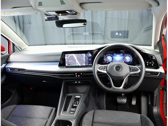 ゴルフ ｅＴＳＩアクティブ　Ｃｅｒｔｉｆｉｅｄ　Ｐｒｅ－ｏｗｎｅｄ　禁煙車　ワンオーナー　１．０ｅＴＳＩ　７速ＤＳＧ　ＬＥＤマトリクスヘッドライト　運転支援システム　純正インフォテイメントシステム　ダイナミックターンインジケータ（13枚目）