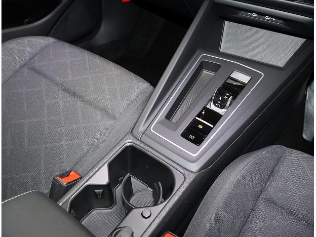 ゴルフ ｅＴＳＩアクティブ　Ｃｅｒｔｉｆｉｅｄ　Ｐｒｅ－ｏｗｎｅｄ　禁煙車　ワンオーナー　１．０ｅＴＳＩ　７速ＤＳＧ　ＬＥＤマトリクスヘッドライト　運転支援システム　純正インフォテイメントシステム　ダイナミックターンインジケータ（19枚目）