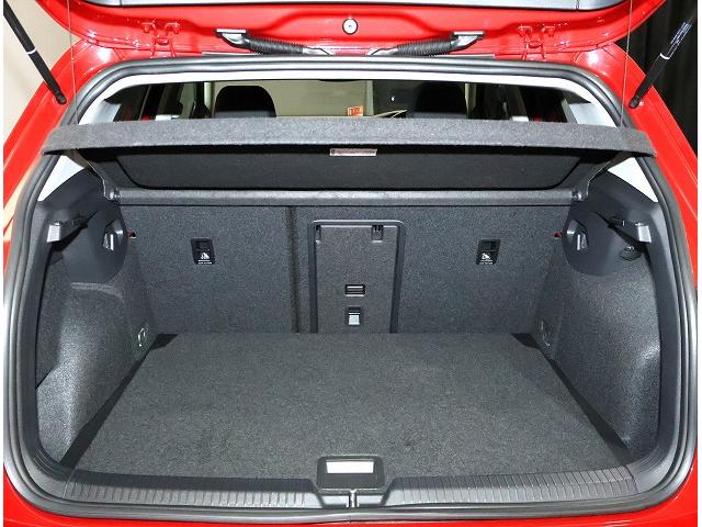 ゴルフ ｅＴＳＩアクティブ　Ｃｅｒｔｉｆｉｅｄ　Ｐｒｅ－ｏｗｎｅｄ　禁煙車　ワンオーナー　１．０ｅＴＳＩ　７速ＤＳＧ　ＬＥＤマトリクスヘッドライト　運転支援システム　純正インフォテイメントシステム　ダイナミックターンインジケータ（22枚目）