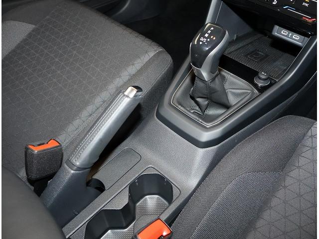 T-クロス TSI アクティブ Certified Pre-owned 禁煙車 ワンオーナー 1.0TSI 7速DSG LEDヘッドライト 純正インフォテイメントシステム 運転支援システム DigitalCockpitPro(16枚目)