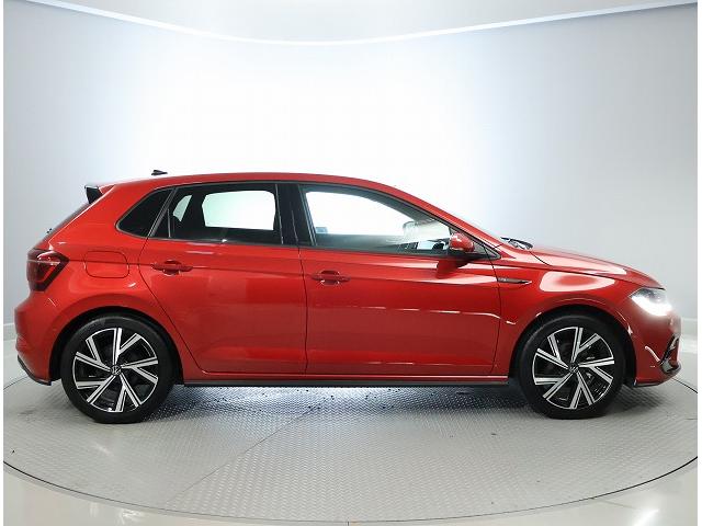 ポロ ＴＳＩ　Ｒライン　ＤｅｍｏＣａｒ　Ｃｅｒｔｉｆｉｅｄ　Ｐｒｅ－ｏｗｎｅｄ　禁煙車　ワンオーナー　２．０ＴＦＳＩ　７速ＤＳＧ　ＬＥＤマトリクスヘッドライト　純正インフォテイメントシステム　運転支援システム　バックカメラ（10枚目）