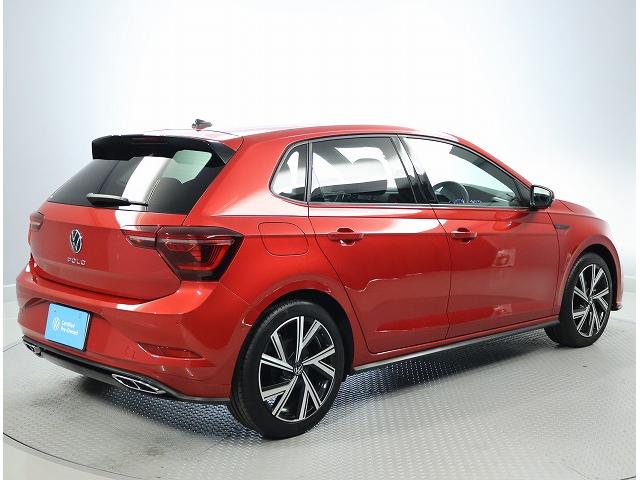 ポロ ＴＳＩ　Ｒライン　ＤｅｍｏＣａｒ　Ｃｅｒｔｉｆｉｅｄ　Ｐｒｅ－ｏｗｎｅｄ　禁煙車　ワンオーナー　２．０ＴＦＳＩ　７速ＤＳＧ　ＬＥＤマトリクスヘッドライト　純正インフォテイメントシステム　運転支援システム　バックカメラ（11枚目）