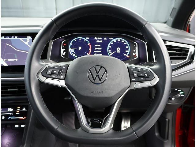 ポロ ＴＳＩ　Ｒライン　ＤｅｍｏＣａｒ　Ｃｅｒｔｉｆｉｅｄ　Ｐｒｅ－ｏｗｎｅｄ　禁煙車　ワンオーナー　２．０ＴＦＳＩ　７速ＤＳＧ　ＬＥＤマトリクスヘッドライト　純正インフォテイメントシステム　運転支援システム　バックカメラ（14枚目）