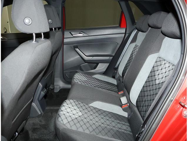 ポロ ＴＳＩ　Ｒライン　ＤｅｍｏＣａｒ　Ｃｅｒｔｉｆｉｅｄ　Ｐｒｅ－ｏｗｎｅｄ　禁煙車　ワンオーナー　２．０ＴＦＳＩ　７速ＤＳＧ　ＬＥＤマトリクスヘッドライト　純正インフォテイメントシステム　運転支援システム　バックカメラ（22枚目）