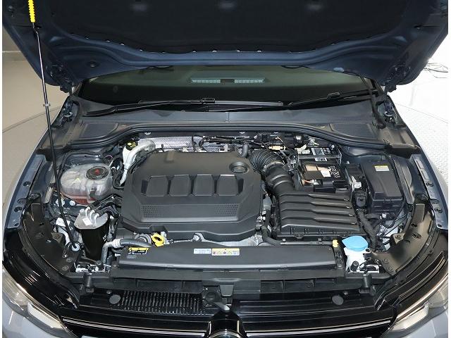 ゴルフ TDIアクティブアドバンス プラチナムエディション Certified Pre-owned 禁煙車 ワンオーナー プラチナムエディション 2.0TDI 7速DSG 運転支援システム 純正インフォテイメントシステム LEDマトリクスヘッドライト(6枚目)