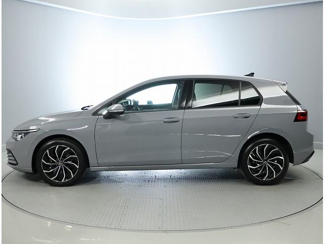 ゴルフ TDIアクティブアドバンス プラチナムエディション Certified Pre-owned 禁煙車 ワンオーナー プラチナムエディション 2.0TDI 7速DSG 運転支援システム 純正インフォテイメントシステム LEDマトリクスヘッドライト(9枚目)