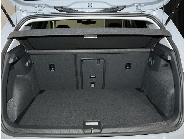 ゴルフ TDIアクティブアドバンス プラチナムエディション Certified Pre-owned 禁煙車 ワンオーナー プラチナムエディション 2.0TDI 7速DSG 運転支援システム 純正インフォテイメントシステム LEDマトリクスヘッドライト(23枚目)