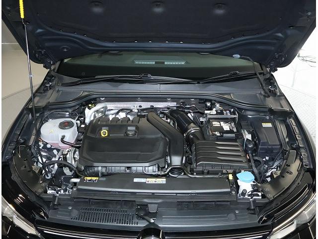 ゴルフ eTSIスタイル プラチナムエディション Certified Pre-owned 禁煙車 ワンオーナー プラチナムエディション 1.5eTSI 7速DSG 48Vマイルドハイブリッド搭載 運転支援システム LEDマトリクスヘッドライト(6枚目)