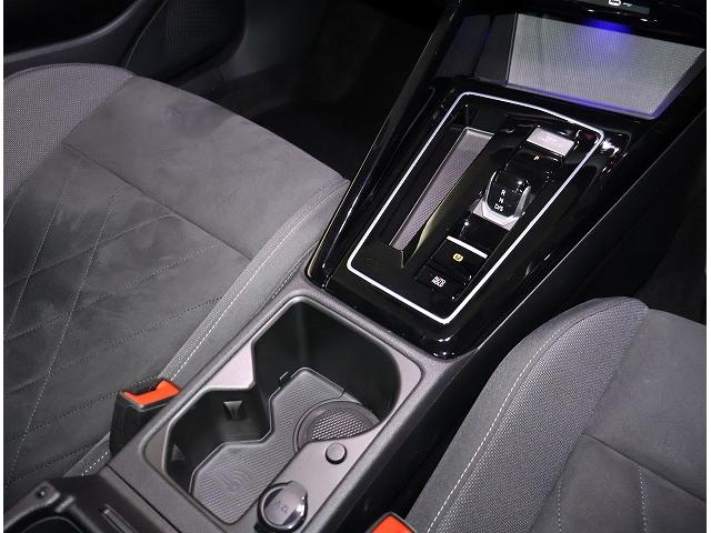 ゴルフ eTSIスタイル プラチナムエディション Certified Pre-owned 禁煙車 ワンオーナー プラチナムエディション 1.5eTSI 7速DSG 48Vマイルドハイブリッド搭載 運転支援システム LEDマトリクスヘッドライト(20枚目)