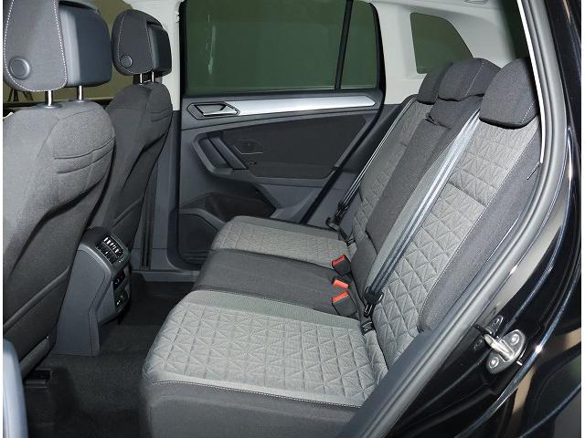 ティグアン ＴＳＩ　アクティブ　認定中古車保証付き　ワンオーナー　禁煙車　Ｎａｖｉ　Ｅｔｃ　バックカメラ　アダプティブクルーズコントロール　障害物センサー　レーンキープアシスト　シートヒーター（17枚目）