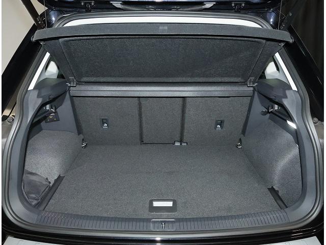 ティグアン ＴＳＩ　アクティブ　認定中古車保証付き　ワンオーナー　禁煙車　Ｎａｖｉ　Ｅｔｃ　バックカメラ　アダプティブクルーズコントロール　障害物センサー　レーンキープアシスト　シートヒーター（18枚目）