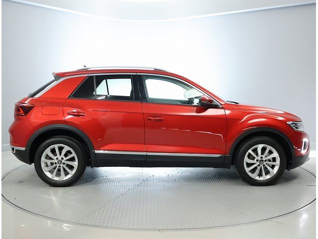 Ｔ－ロック ＴＳＩ　スタイル　認定中古車保証付き　ワンオーナー　禁煙車　Ｎａｖｉ　Ｅｔｃ　バックカメラ　アダプティブクルーズコントロール　障害物センサー　エレクトロニックパーキングブレーキ　オートホールド（3枚目）