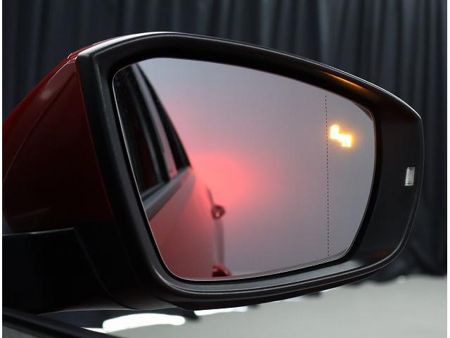 Ｔ－ロック ＴＳＩ　スタイル　認定中古車保証付き　ワンオーナー　禁煙車　Ｎａｖｉ　Ｅｔｃ　バックカメラ　アダプティブクルーズコントロール　障害物センサー　エレクトロニックパーキングブレーキ　オートホールド（8枚目）