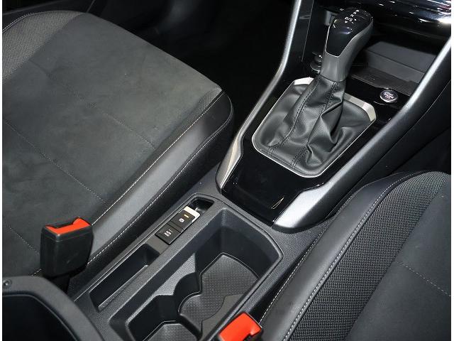 Ｔ－ロック ＴＳＩ　スタイル　認定中古車保証付き　ワンオーナー　禁煙車　Ｎａｖｉ　Ｅｔｃ　バックカメラ　アダプティブクルーズコントロール　障害物センサー　エレクトロニックパーキングブレーキ　オートホールド（15枚目）