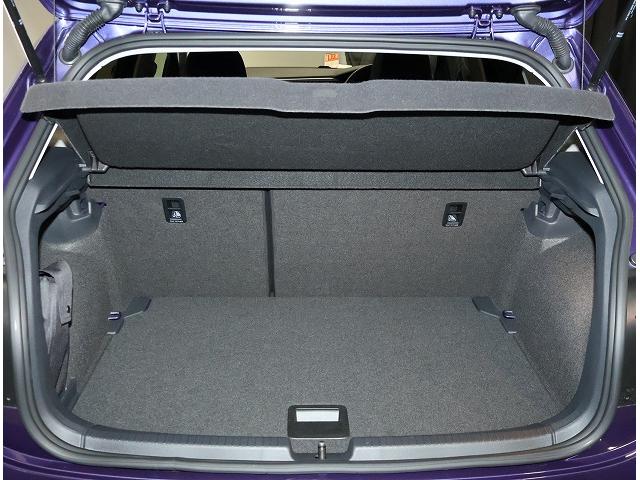 ポロ ＴＳＩスタイル　ＤｅｍｏＣａｒ　認定中古車保証付き　Ｎａｖｉ　Ｅｔｃ　バックカメラ　アダプティブクルーズコントロール　障害物センサー　レーンキープアシスト　レーンチェンジアシスト（18枚目）