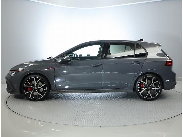 ゴルフＧＴＩ ベースグレード　ＬＥＤマトリックスヘッドライトＩＱ．　ＬＩＧＨＴ（ダイナミックターンインジケーター付）ダークティンテッドガラス（リヤ／リヤ左右、ＵＶカット機能付）（4枚目）
