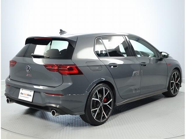 ゴルフＧＴＩ ベースグレード　ＬＥＤマトリックスヘッドライトＩＱ．　ＬＩＧＨＴ（ダイナミックターンインジケーター付）ダークティンテッドガラス（リヤ／リヤ左右、ＵＶカット機能付）（5枚目）
