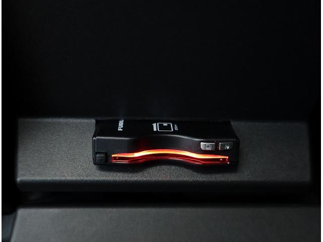 ＩＤ．４ プロ　ＬＥＤマトリックスヘッドライト　ＩＱ．ＬＩＧＨＴ　ＬＥＤテールランプ（ダイナミックターンインジケーター付　パワーテールゲート（挟み込み防止機能、Ｅａｓｙ　ＯｐｅｎＣｌｏｓｅ機能付）（9枚目）