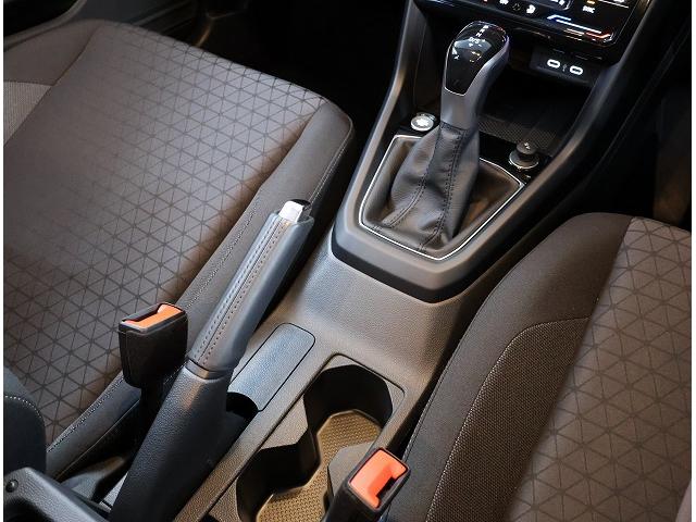 Ｔ－クロス ＴＳＩ　アクティブ　Ｖｏｌｋｓｗａｇｅｎ純正インフォテイメントシステムＤｉｓｃｏｖｅｒ　Ｐｒｏ　デジタルメータークラスター“Ｄｉｇｉｔａｌ　Ｃｏｃｋｐｉｔ　Ｐｒｏ”（16枚目）
