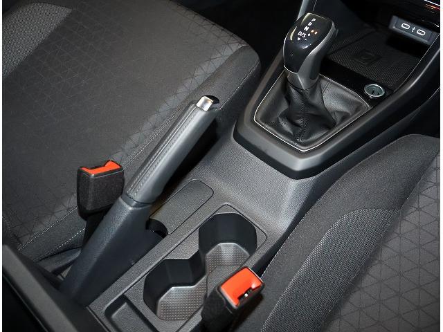 T-クロス TSI アクティブ Discover Pro(ジェスチャーコントロール/Car-Net/SDカーナビ/MP3&MP4再生/ラジオ)(13枚目)