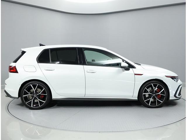 ゴルフＧＴＩ ベースグレード　認定中古車　禁煙車　ワンオーナー　純正インフォティメントシステムＤｉｓｃｏｖｅｒＰｒｏ搭載　アダプティブクルーズコントロール　サイドアシストプラス　フロントアシスト　ＤＣＣパッケージ（8枚目）