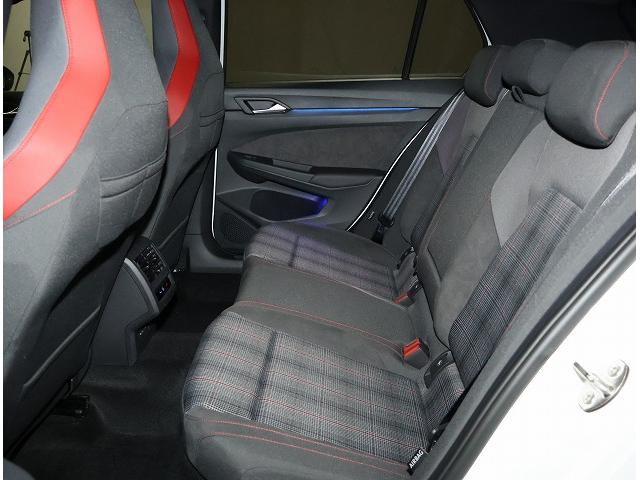 ゴルフＧＴＩ ベースグレード　認定中古車　禁煙車　ワンオーナー　純正インフォティメントシステムＤｉｓｃｏｖｅｒＰｒｏ搭載　アダプティブクルーズコントロール　サイドアシストプラス　フロントアシスト　ＤＣＣパッケージ（18枚目）