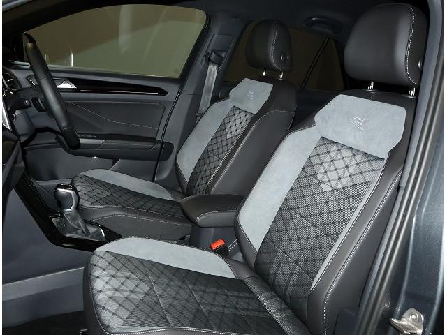 Ｔ－ロック ＴＤＩ　Ｒライン　認定中古車禁煙車ワンオーナー　後期モデル　純正インフォティメントシステムＤｉｓｃｏｖｅｒＰｒｏ搭載　アダプティブクルーズコントロール　ブラインドスポットディテクション　フロントアシストＤＣＣパッケージ（17枚目）