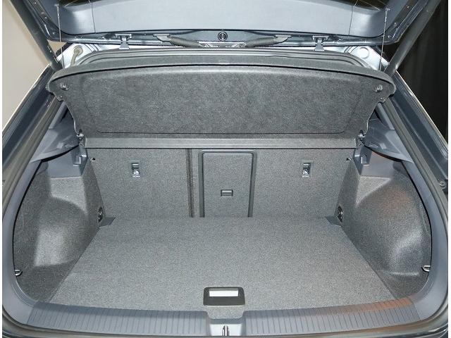 Ｔ－ロック ＴＤＩ　Ｒライン　認定中古車禁煙車ワンオーナー　後期モデル　純正インフォティメントシステムＤｉｓｃｏｖｅｒＰｒｏ搭載　アダプティブクルーズコントロール　ブラインドスポットディテクション　フロントアシストＤＣＣパッケージ（19枚目）