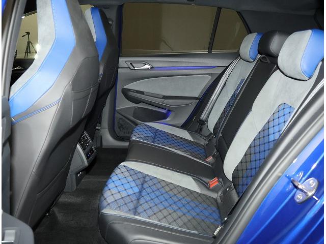 ゴルフＲ Ｒ　認定中古車　禁煙車　ワンオーナー　ＤＣＣパッケージ純正インフォティメントシステムＤｉｓｃｏｖｅｒＰｒｏ搭載　アダプティブクルーズコントロール　ブラインドスポットディテクション　フロントアシスト（17枚目）