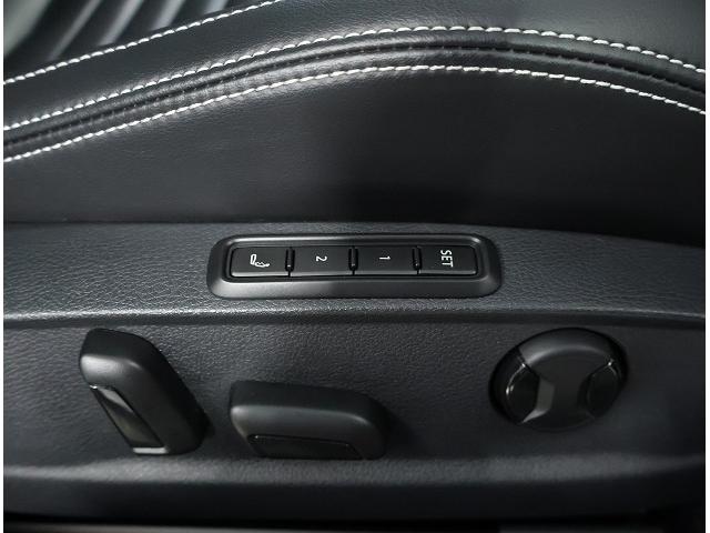 パサート ＴＳＩエレガンスアドバンス　認定中古車　ワンオーナー　禁煙車　後期モデル　生産終了モデル　ＬＥＤライト　１８インチアルミホイール　純正インフォティメントシステムＤｉｓｃｏｖｅｒＰｒｏ搭載（20枚目）