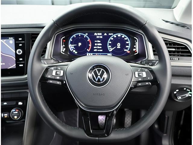 Ｔ－ロック ＴＳＩ　スタイルデザインパッケージ　認定中古車　禁煙車ワンオーナー　純正インフォティメントシステムＤｉｓｃｏｖｅｒＰｒｏ搭載　アダプティブクルーズコントロール　ブラインドスポットディテクション（11枚目）