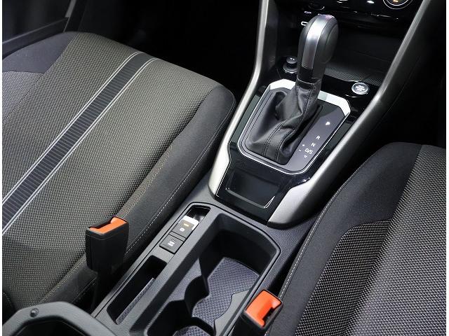 Ｔ－ロック ＴＳＩ　スタイルデザインパッケージ　認定中古車　禁煙車ワンオーナー　純正インフォティメントシステムＤｉｓｃｏｖｅｒＰｒｏ搭載　アダプティブクルーズコントロール　ブラインドスポットディテクション（16枚目）