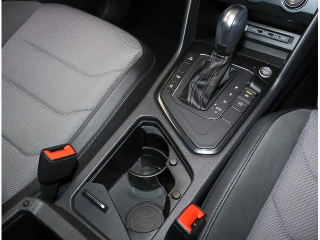 ティグアン ＴＳＩ　Ｒライン　ブラックスタイル　認定中古車　禁煙車　ワンオーナー　純正インフォティメントシステムＤｉｓｃｏｖｅｒＰｒｏ搭載　アダプティブクルーズコントロール　サイドアシストプラス　特別仕様車（14枚目）