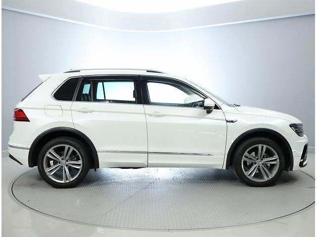 ティグアン ＴＤＩ　４モーション　Ｒライン　認定中古車　禁煙車　純正インフォティメントシステムＤｉｓｃｏｖｅｒＰｒｏ搭載　アダプティブクルーズコントロール　サイドアシストプラス　ＣＤ・ＤＶＤ・ＳＤ（5枚目）