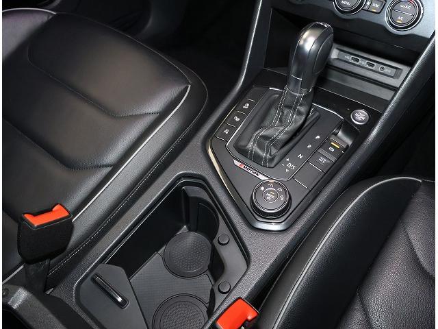ティグアン ＴＤＩ　４モーション　Ｒライン　認定中古車　禁煙車　純正インフォティメントシステムＤｉｓｃｏｖｅｒＰｒｏ搭載　アダプティブクルーズコントロール　サイドアシストプラス　ＣＤ・ＤＶＤ・ＳＤ（14枚目）